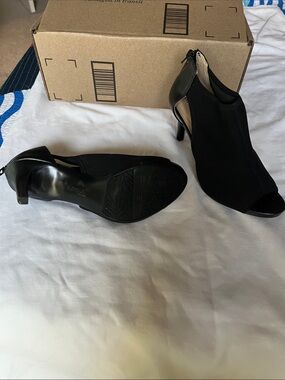 Life Stride Black Peep-Toe Back-Zip Ankle Booties